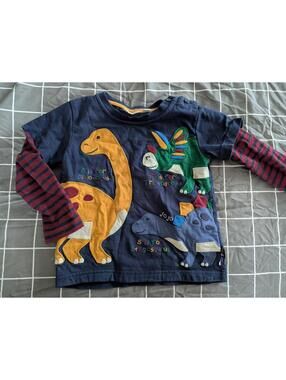 Jojo dinosaur top